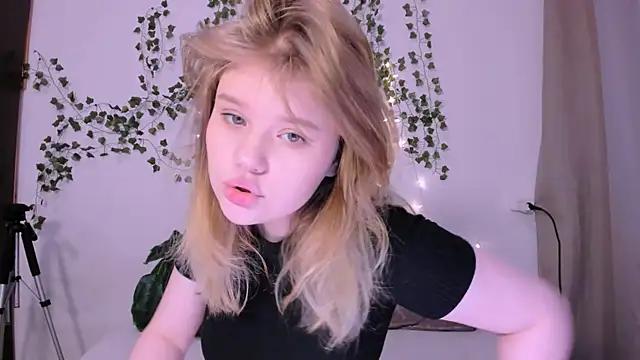 cam to cam sexiness with Girls streamers. Explore the newest collection of intense camshows from our capable horny hosts.