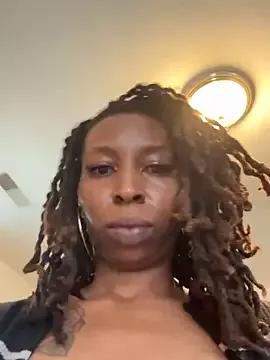LeyaHoneybuns from StripChat is Freechat