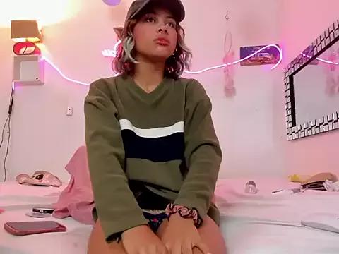 lilith_horny from StripChat is Freechat
