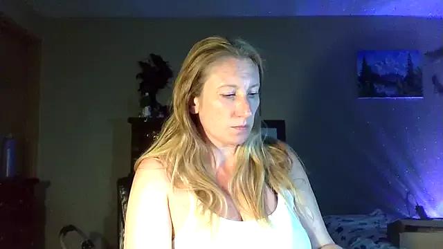 Photos of lilyhornyhousewife from StripChat is Private