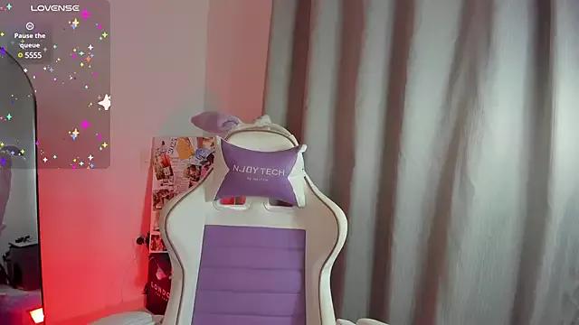 cam to cam sexiness with Girls streamers. Explore the newest collection of intense camshows from our capable horny hosts.