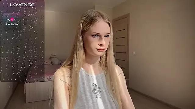 lisa_barbie from StripChat is Freechat