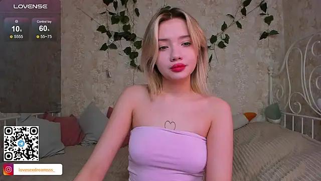 cam to cam sexiness with Girls streamers. Explore the newest collection of intense camshows from our capable horny hosts.
