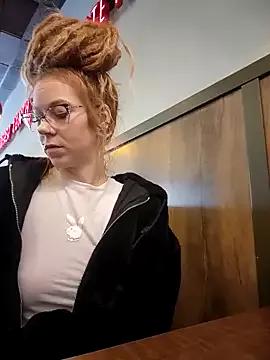LucidLucy from StripChat is Freechat