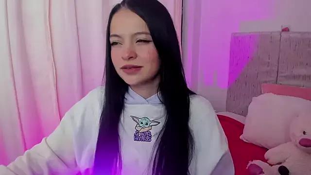 LucyEvans_ from StripChat is Freechat