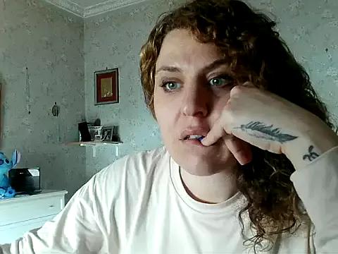 Luna_35 from StripChat is Freechat
