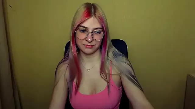 cam to cam sexiness with Girls streamers. Explore the newest collection of intense camshows from our capable horny hosts.