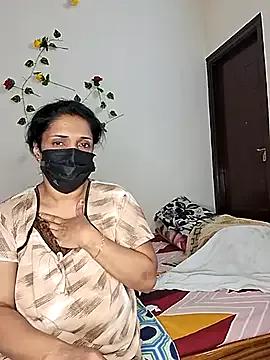 Madhubala_desi from StripChat is Freechat