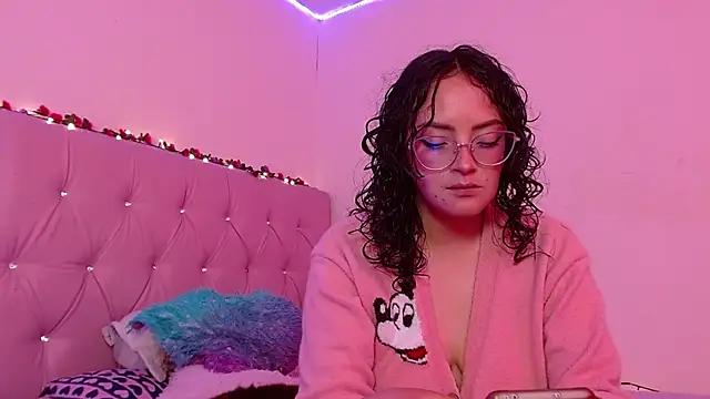 cam to cam sexiness with Girls streamers. Explore the newest collection of intense camshows from our capable horny hosts.