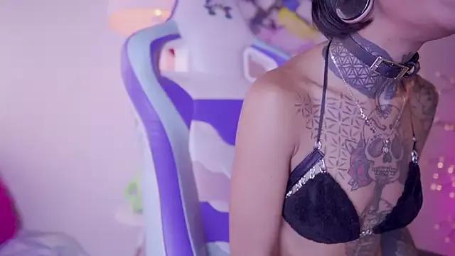 cam to cam sexiness with Girls streamers. Explore the newest collection of intense camshows from our capable horny hosts.