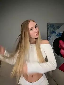 MariaTull from StripChat is Freechat