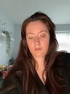 MaskedMollyxo from StripChat is Freechat