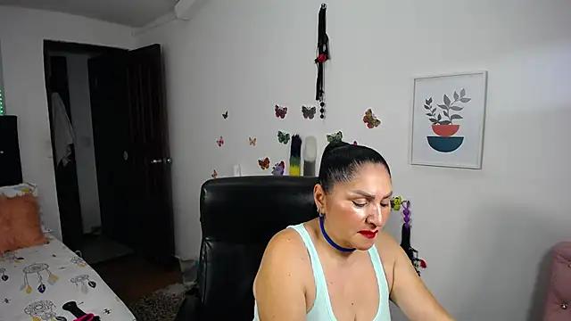 cam to cam sexiness with Girls streamers. Explore the newest collection of intense camshows from our capable horny hosts.