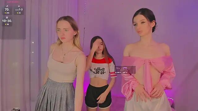 cam to cam sexiness with Girls streamers. Explore the newest collection of intense camshows from our capable horny hosts.