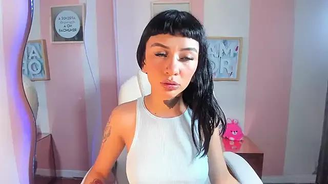 Melany_Harrys from StripChat is Freechat