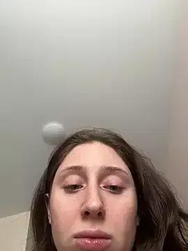 MiaaLoveeee from StripChat is Freechat