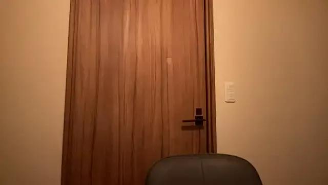 mikuchan0k from StripChat is Freechat