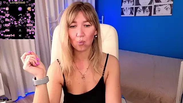 cam to cam sexiness with Girls streamers. Explore the newest collection of intense camshows from our capable horny hosts.