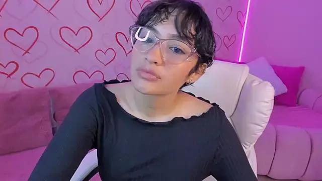 milliejones_2 from StripChat is Freechat