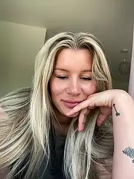 Molly_slayy from StripChat is Freechat