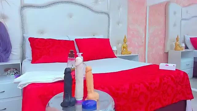 cam to cam sexiness with Girls streamers. Explore the newest collection of intense camshows from our capable horny hosts.