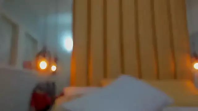 NahomiWhitel from StripChat is Freechat