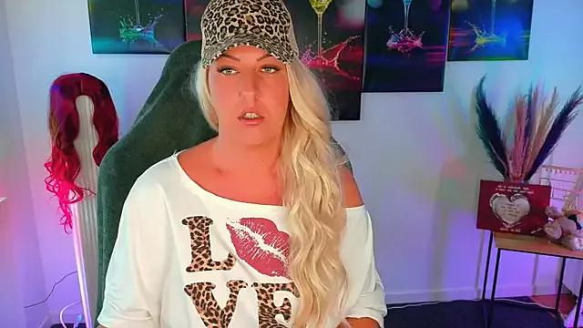 NatiLove35 from StripChat is Freechat
