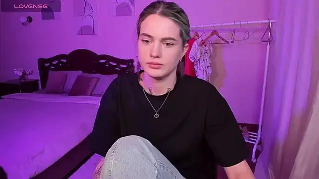 NikkieKatty from StripChat is Freechat