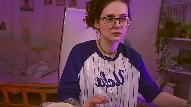 OliviaMcClean from StripChat is Freechat