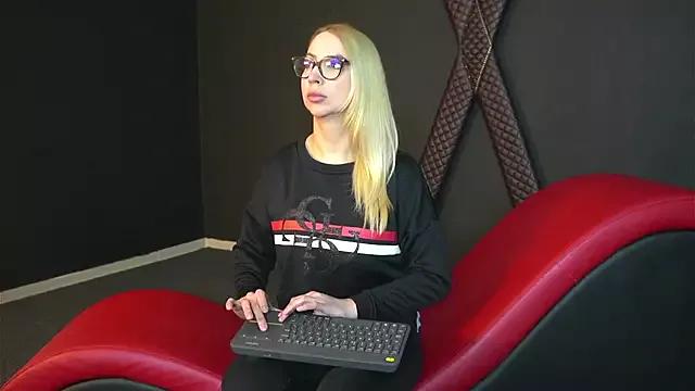 cam to cam sexiness with Girls streamers. Explore the newest collection of intense camshows from our capable horny hosts.
