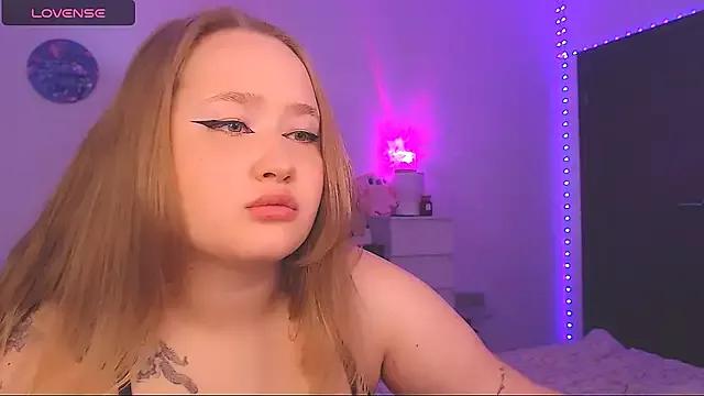 Peachy_Lee from StripChat is Freechat