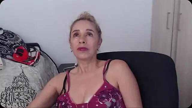 perlahotboobs from StripChat is Freechat