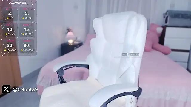 cam to cam sexiness with Girls streamers. Explore the newest collection of intense camshows from our capable horny hosts.
