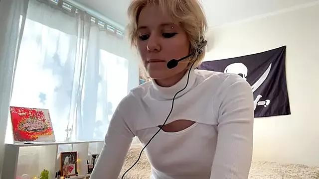 cam to cam sexiness with Girls streamers. Explore the newest collection of intense camshows from our capable horny hosts.
