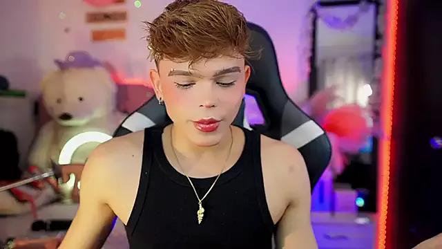 cam to cam sexiness with Girls streamers. Explore the newest collection of intense camshows from our capable horny hosts.