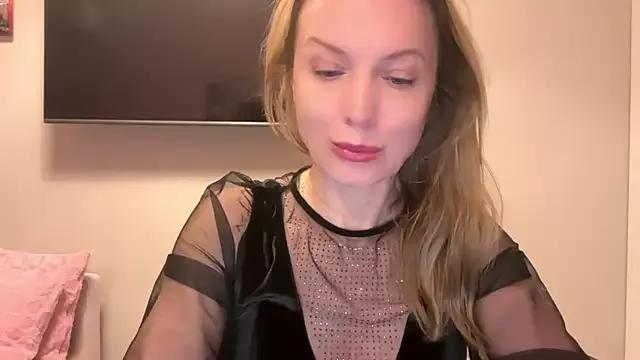 cam to cam sexiness with Girls streamers. Explore the newest collection of intense camshows from our capable horny hosts.
