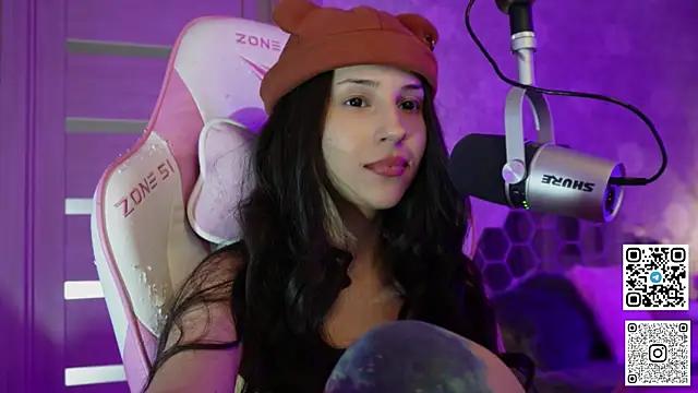 cam to cam sexiness with Girls streamers. Explore the newest collection of intense camshows from our capable horny hosts.