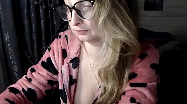 RubiLakros from StripChat is Freechat