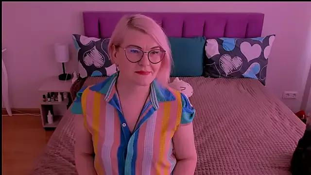 cam to cam sexiness with Girls streamers. Explore the newest collection of intense camshows from our capable horny hosts.