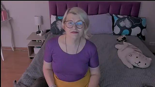 cam to cam sexiness with Girls streamers. Explore the newest collection of intense camshows from our capable horny hosts.