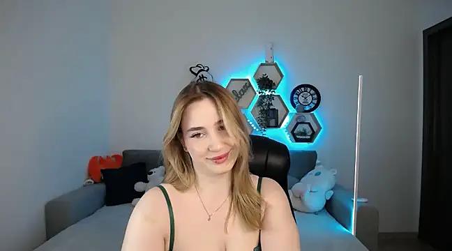 cam to cam sexiness with Girls streamers. Explore the newest collection of intense camshows from our capable horny hosts.