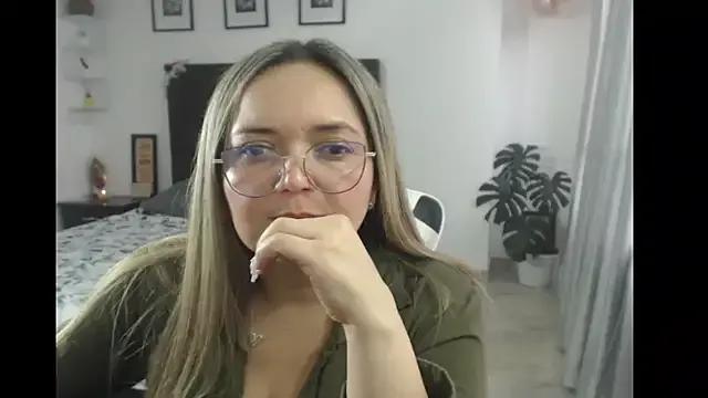 cam to cam sexiness with Girls streamers. Explore the newest collection of intense camshows from our capable horny hosts.