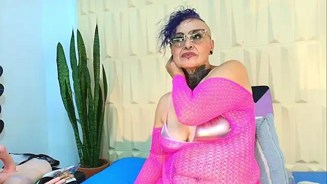 cam to cam sexiness with Girls streamers. Explore the newest collection of intense camshows from our capable horny hosts.