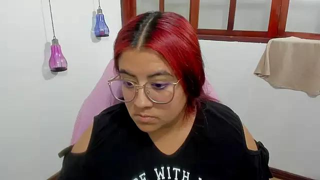 Sarah_potter from StripChat is Freechat