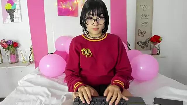 scarlett_jones_5 from StripChat is Freechat