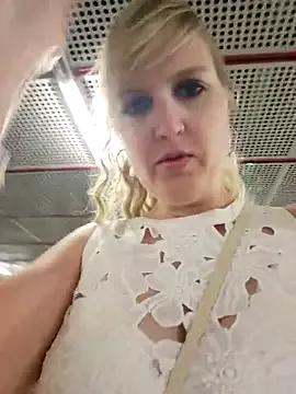 Sexybiene969 from StripChat is Freechat