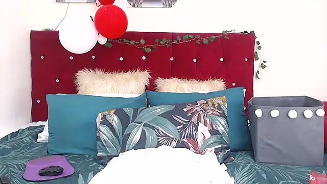 cam to cam sexiness with Girls streamers. Explore the newest collection of intense camshows from our capable horny hosts.