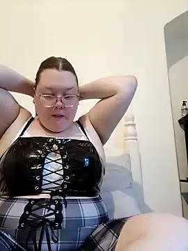 Sexycurvyemilyy from StripChat is Freechat