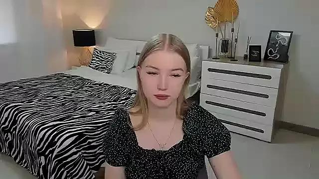 cam to cam sexiness with Girls streamers. Explore the newest collection of intense camshows from our capable horny hosts.