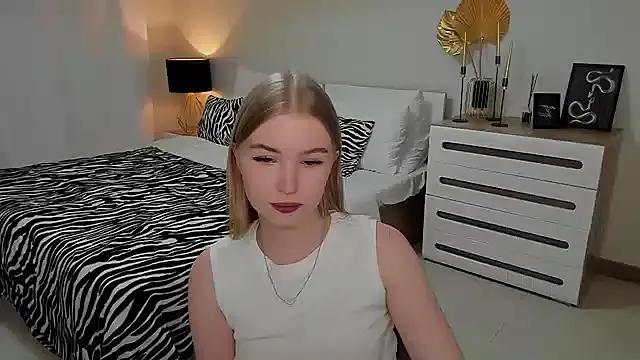cam to cam sexiness with Girls streamers. Explore the newest collection of intense camshows from our capable horny hosts.